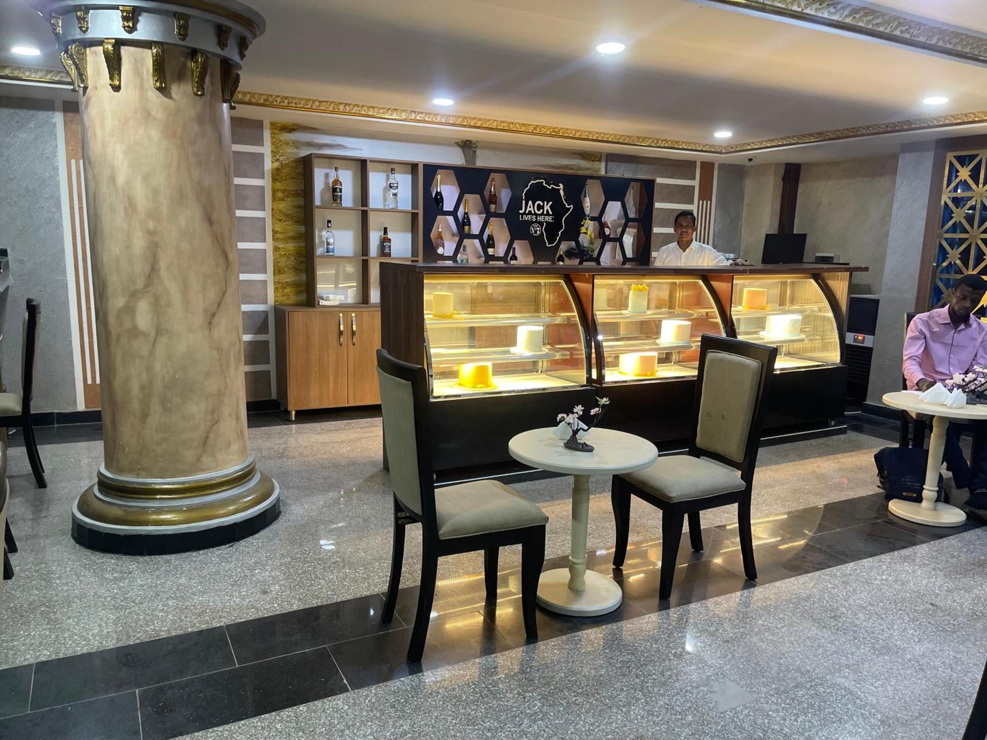 Aa Hotel And Suites Abuja Exterior photo